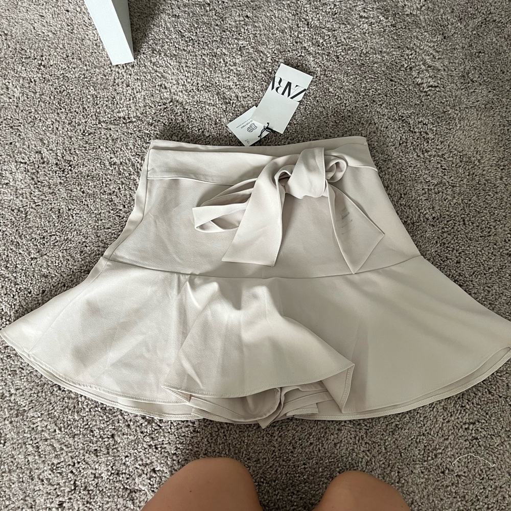 Zara beige skirt with shorts